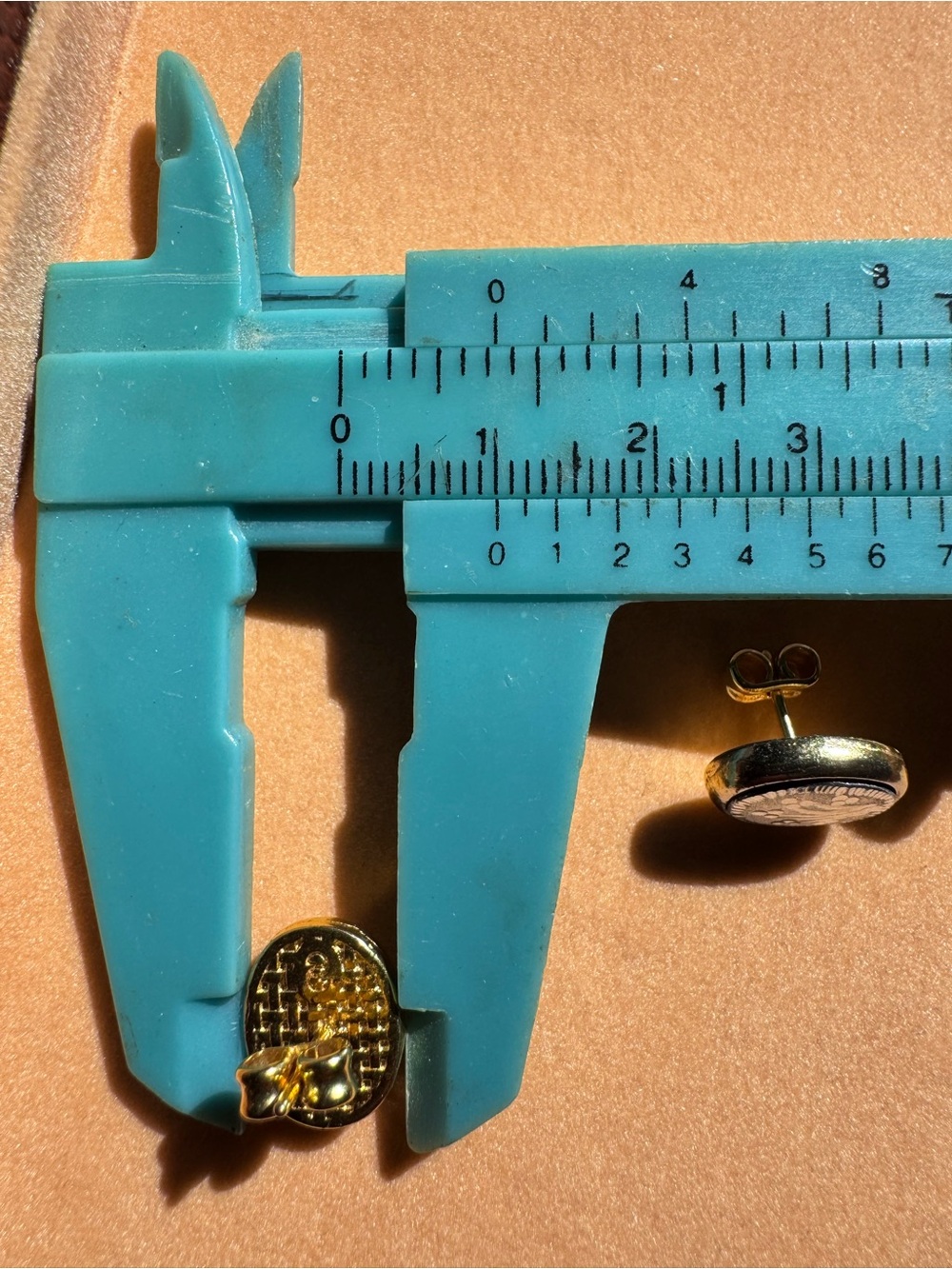 Damask Toledo earring studs - Picture 8 of 8